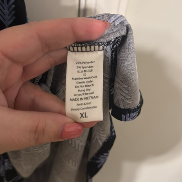 LulaRoe Carly - Picture 4 of 4